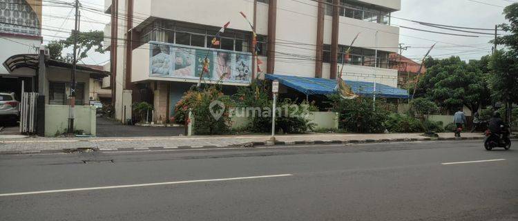 Office selangkah dari Tugu Muda Semarang Halaman Luas 1