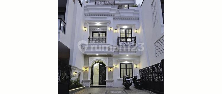 Dijual Rumah Gaya Eropa Murah Dekat Lapangan Golf Matoa Jagakarsa 1