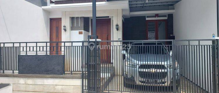 Dijual Rumah Semi Furnish 1,5 Lantai Di Pondok Bambu  1