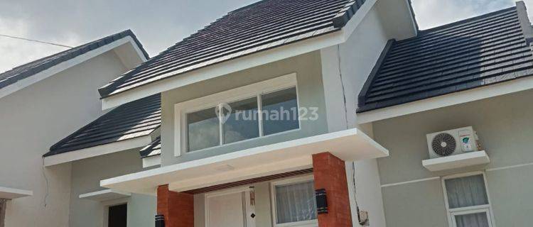 Rumah Mewah Minimalis Modern Akses Mudah Ke Jalan Ringroad 1