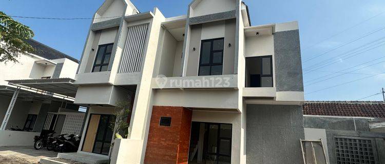 Rumah Modern 2 Lantai Ready SHM Lokasi Dalam Ringroad  1