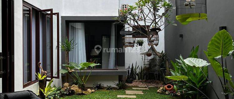 Di Jual Rumah Mewah Modern, Full Furnished, Full Ac  di Kemang Pratama Regency 1 Bekasi 1