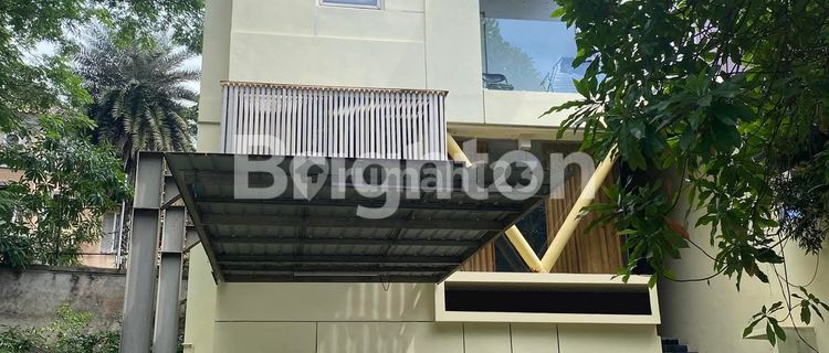 RUMAH 3KAMAR 2LANTAI DEKAT KAMPUS Umkt 1