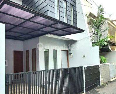 0083 Rumah 2 Lantai Tebet Barat Siap Huni! 1