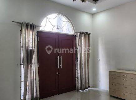 Rumah 10x25 Mediterania Boulevard Pik 1 Semi Furnished 1