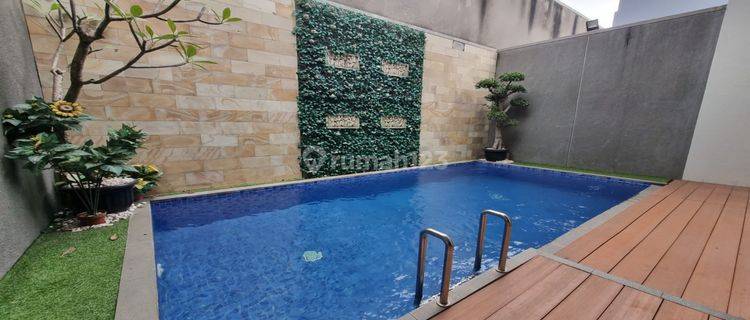 Dijual Rumah Semi Furnished Ada Kolam Renang Di Kota Baru Parahyangan Bandung 1