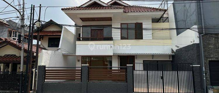 Rumah Di Hang Lekir Selangkah Ke Pakubuwono Area 1