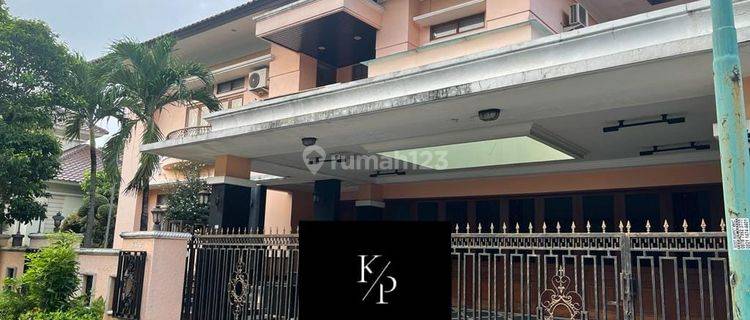 Dijual Rumah Mewah Full Furnish Ada Kolam Renang di Raffless Hills Cibubur 1