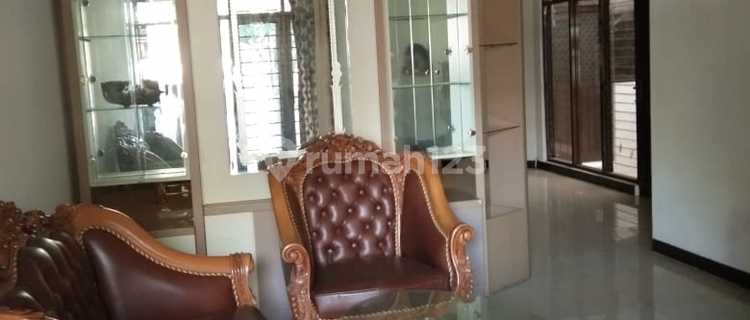 Rumah Sewa Dharmahusada 2 Lantai Dekat Galaxy Mall 1