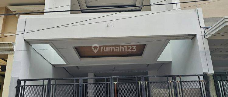 Jual Rumah Bagus 3lt di Kayu Putih 1
