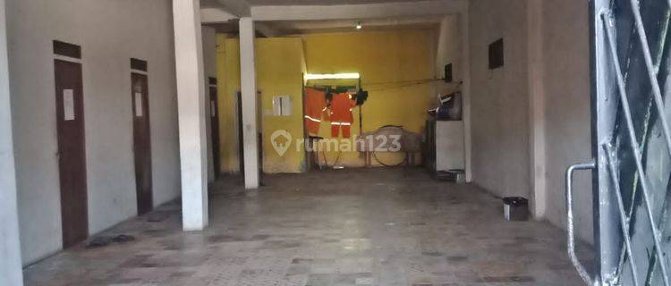 Rumah kost 2 lantai,jln Raya Mlonggo Jepara ,dekat pasar 1