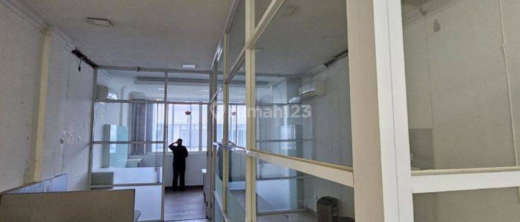 Disewakan / Dijual Ruko Pluit Selatan 5 Lantai 1