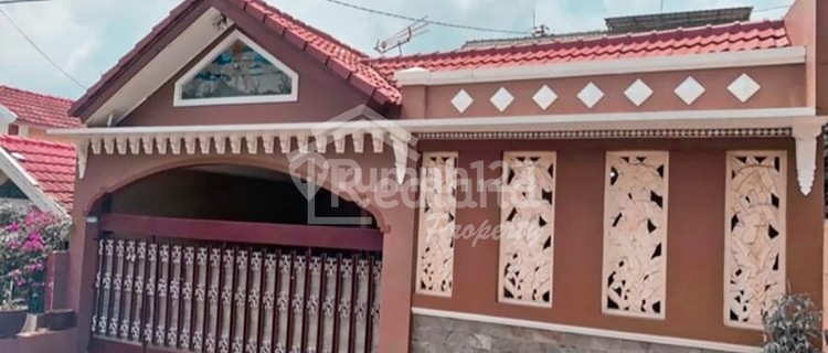House in Srondol Asri Housing, Banyumanik, Semarang (De 7786) 1