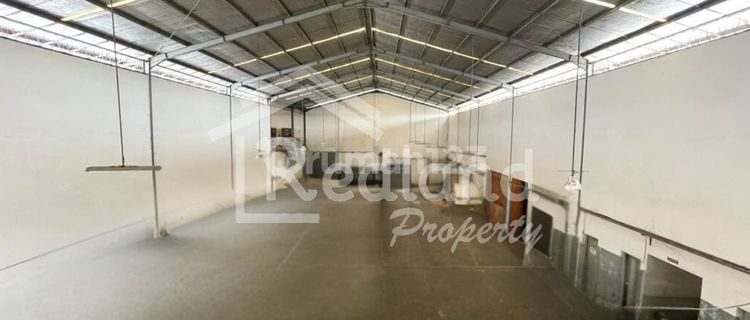 Gudang di Wolter Monginsidi , Semarang (De 8457) 1