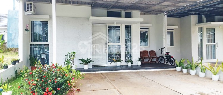 Rumah di Forest Hill , BSB Semarang ( De 7749 ) 1