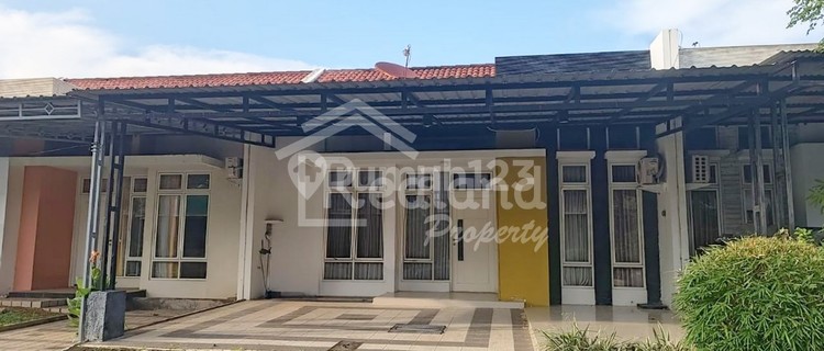 Rumah di Perum Graha Padma , Semarang ( De 7776 ) 1