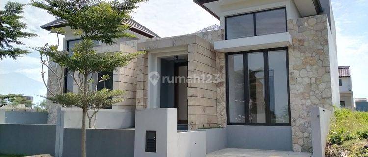 Rumah minimalis modern dilengkapi mini swimmingpool 1