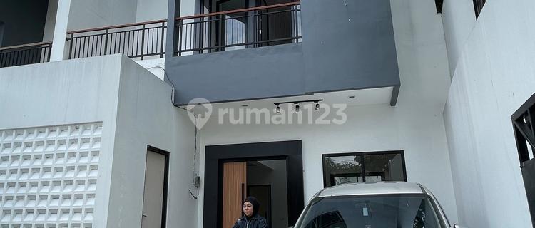 Dijual Rumah Baru Full Furnished Ada Kolam Renang Dan Rooftop Di Palmerah 1