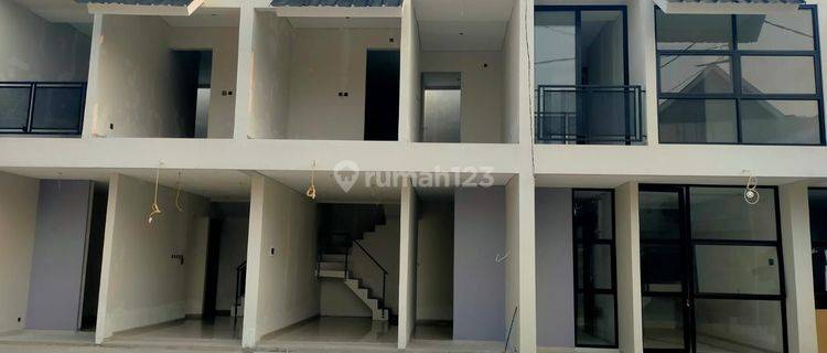 Rumah 2 Lantai Tanpa Dp. 0% Lokasi Strategis 1