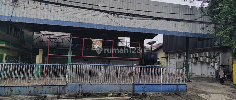 Disewakan Rumah + Bekas Bengkel di Jl. Sultan Iskandar Muda 1