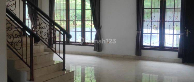 Rumah Homy Depan Taman Dengan Taman Luas Dalam Perumahan Elite Balikpapan Baru Shm Timur 2 Lantai 1