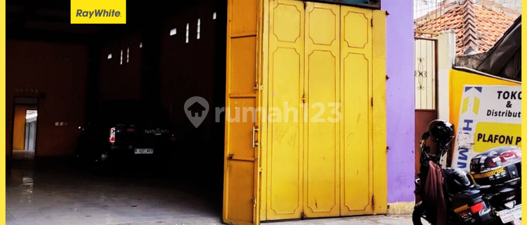 2.5-Story Warehouse Shop House on Bantul Street, 400m² land, 10m road access 1