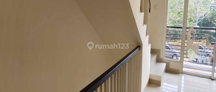 Rumah Pik 3 Lantai Jalan Besar Ukuran 4X12 1