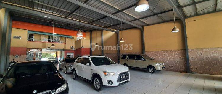 Showroom Mobil Hadap Kav DKI di Karawaci, Tangerang 1