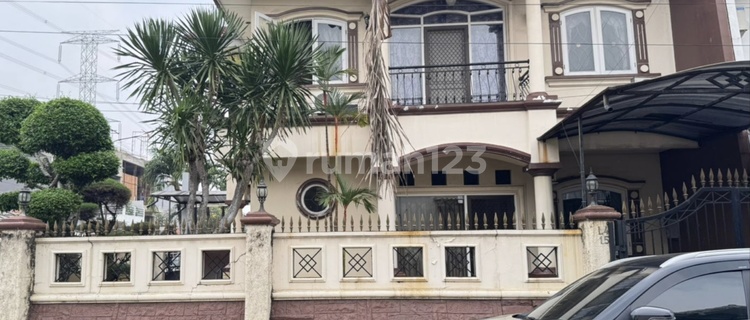 Rumah Hook Siap Huni 2 Lantai di Kembangan, Jakarta Barat 1