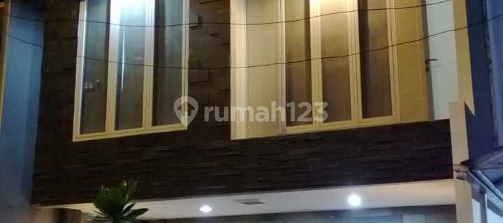 3-Story Fully Furnished House in Taman Palem Lestari, Cengkareng, West Jakarta 1