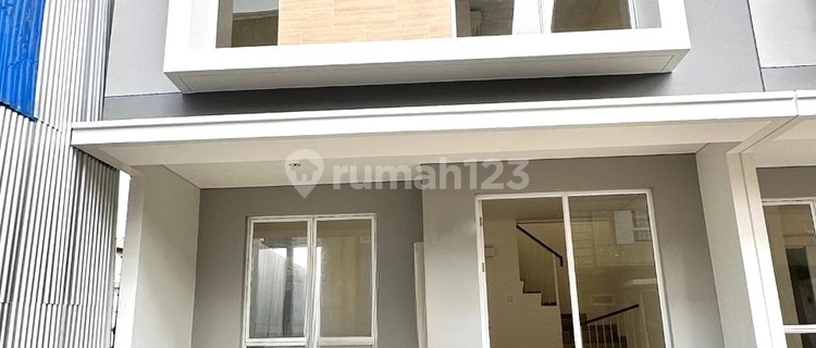 Rumah 2 Lantai di Gading Serpong, Tangerang 1