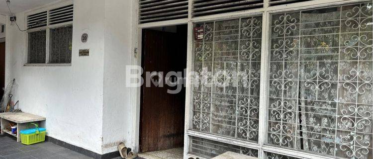 RUMAH CANTIK LUAS KAMAR BANYAK LOKASI STRATEGIS DI PINGGIR JALAN DI PUSAT KOTA YOGYAKARTA 1