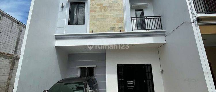 Dijual Rumah Siap Huni Baru 2 Lantai di Jagakarsa Jakarta Selatan 1