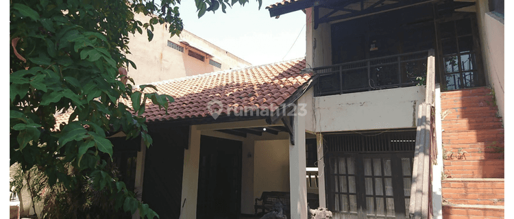 Rumah 2 Lantai Butuh Renovasi Furnished SHM di Jalan Indraprasta, Pindrikan Kidul, Semarang Tengah, Kota Semarang., Semarang 1