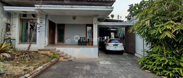 Rumah Butuh Renovasi Furnished SHM di Kota Semarang  1