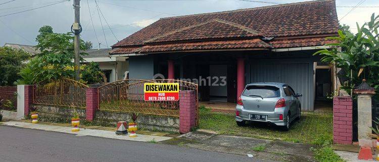 Disewakan Rumah Siap Huni Pinggir Jalan Utama Cocok Untuk Kantor  1