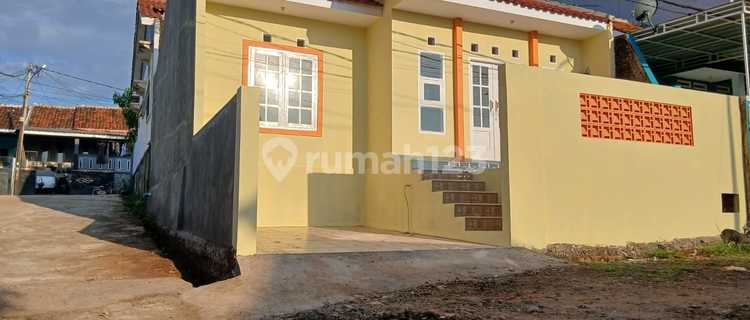 For Sale Nice House Ready to Occupancy Hook Location 1