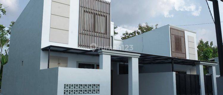 JUAL RUMAH 2 LANTAI JIWAN, MADIUN BEBAS DESAIN  1