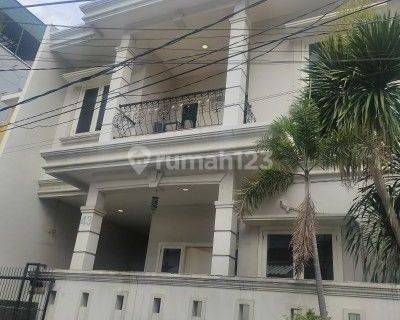 Rumah Siap Huni 2 Lt Di Jl. Satria V 1