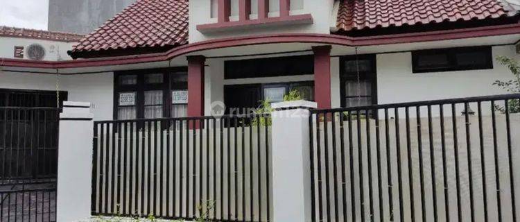 Disewakan Ruman Dekat Lrt Di Raffles Hills Cibubur 1