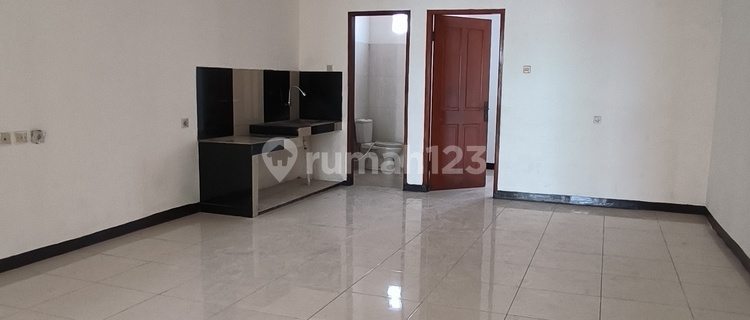 Ready-to-Occupy Ruko, Turangga Wing, Bandung 1