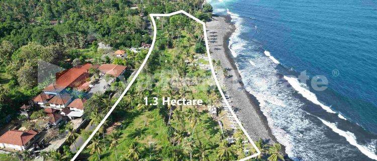 FREEHOLD - Fantastic Beachfront Land in Karangasem 1