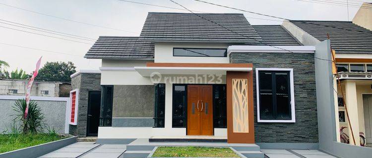 rumah modern dengan lokasi strategis tinggal satu unit 1