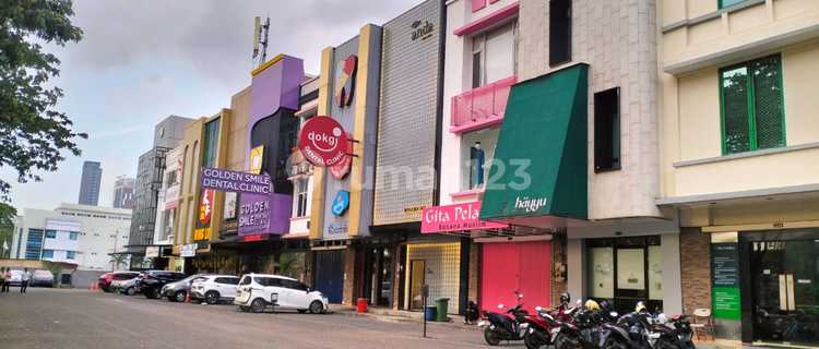 3-Storey Shophouse at Tol Boulevard, BSD City, South Tangerang 1