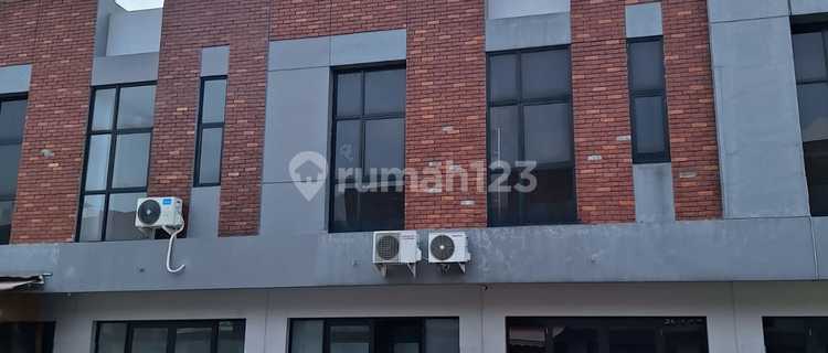 Ruko Gandeng 2 Lantai di YCHUB BSD City, Tangerang Selatan 1
