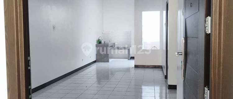 Beautiful House Ready to Live In, Charming Kresek, Affordable Price 1