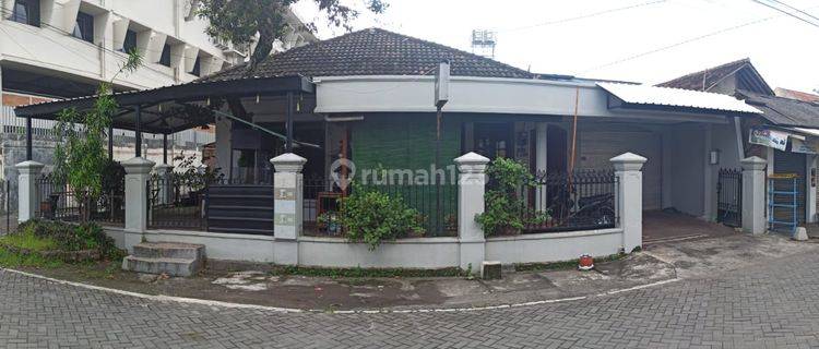 Dijual Rumah Kost Hook, Persis Samping Universitas Atmajaya Yogya Dan Ada Kampus Upn 1