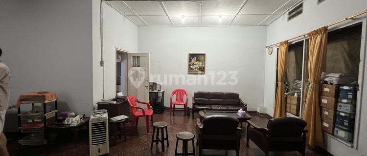 Strategic Shop House on Banceuy Street – Suitable for Business & Investment 1