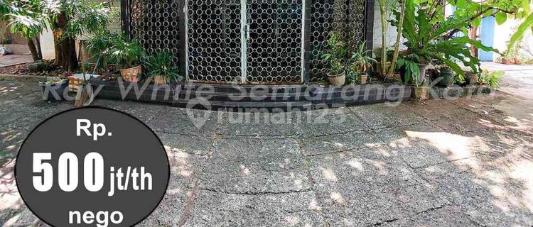 Rumah Mewah Dengan Lahan Luas Di Semarang Tengah  1