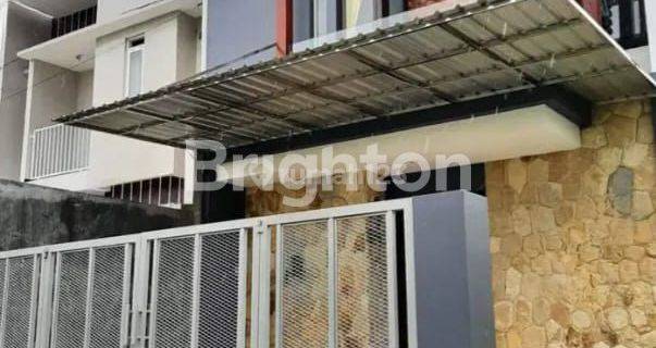 Rumah 2 lantai full furnished di cluster dekat UM Tunggukwulung kota Malang 1